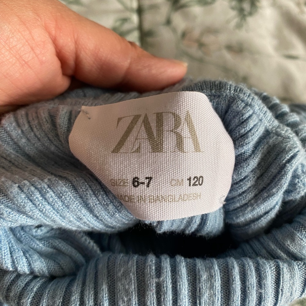 2 sets: Zara kids size 6/7 1 Elegant Gray& 1 blue Turtleneck Sweater - Picture 5 of 5